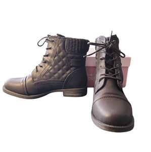 Black Booties with Zipper & lace up Women's 11 NWT Sweater & Quilted look